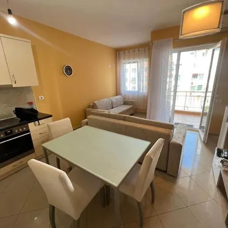Apartament Dori דירה גולם
